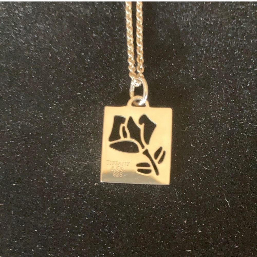 Gold Pendant Necklace
